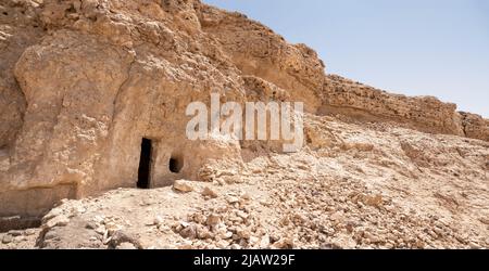 Vue générale des tombes coupées en roche à Amarna, également connu sous le nom d'Akhetaten, horizon de l'Aten, Moyen Égypte Banque D'Images