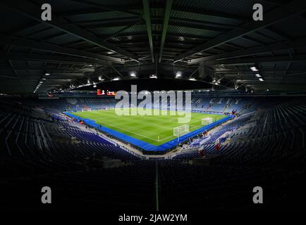 Photo du dossier datée du 25-11-2021 d'une vue générale du King Power Stadium de Leicester qui accueillera le Community Shield cette année. Le lève-rideau entre Liverpool et Manchester City sur 30 juillet se déplacera de Wembley alors que la finale féminine de l’Euro 2022 aura lieu 24 heures plus tard. Date de la photo: Jeudi 25 novembre 2021. Date de publication : mercredi 1 juin 2022. Banque D'Images