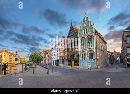 Mechelen, Belgique. Maisons traditionnelles célèbres sur le remblai d'Haverwerf Banque D'Images