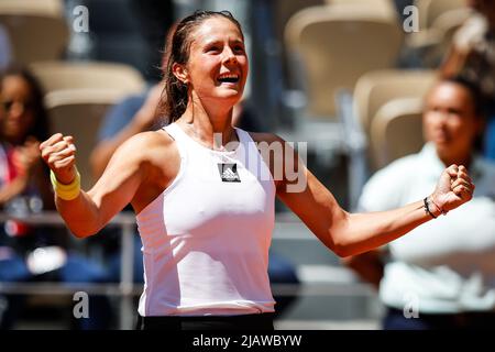 Daria KASATKINA de Russie célèbre sa victoire au cours du onze jour de Roland-Garros 2022, French Open 2022, Grand tournoi de tennis de Slam sur 01 juin 2022 au stade Roland-Garros à Paris, France - photo: Matthieu Mirville/DPPI/LiveMedia Banque D'Images