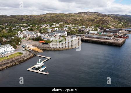 Vue aérienne du Kyle de Lochalsh, Ross, Skye et le district de Lochaber, Écosse, Royaume-Uni. Banque D'Images