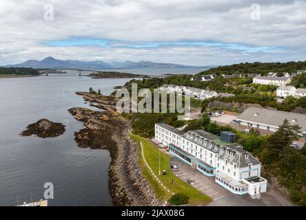 Vue aérienne du Kyle de Lochalsh, Ross, Skye et le district de Lochaber, Écosse, Royaume-Uni. Banque D'Images