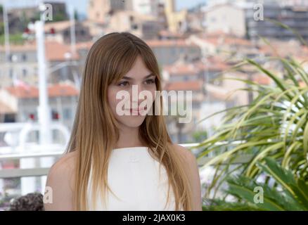 27 mai 2022, CANNES, France: CANNES, FRANCE - MAI 27: Marie Colomb participe au photocall de ''as Bestas'' lors du festival annuel de Cannes 75th au Palais des Festivals de 27 mai 2022 à Cannes, France. (Credit image: © Frederick Injimbert/ZUMA Press Wire) Banque D'Images