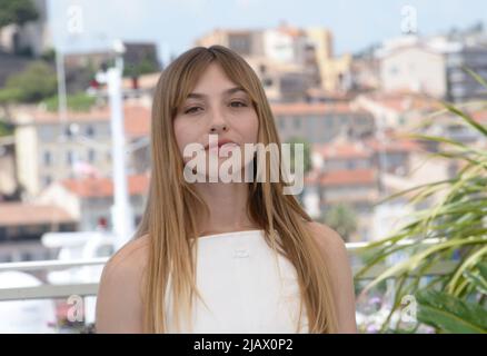 27 mai 2022, CANNES, France: CANNES, FRANCE - MAI 27: Marie Colomb participe au photocall de ''as Bestas'' lors du festival annuel de Cannes 75th au Palais des Festivals de 27 mai 2022 à Cannes, France. (Credit image: © Frederick Injimbert/ZUMA Press Wire) Banque D'Images