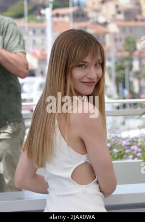 27 mai 2022, CANNES, France: CANNES, FRANCE - MAI 27: Marie Colomb participe au photocall de ''as Bestas'' lors du festival annuel de Cannes 75th au Palais des Festivals de 27 mai 2022 à Cannes, France. (Credit image: © Frederick Injimbert/ZUMA Press Wire) Banque D'Images
