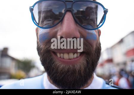 LONDRES, ROYAUME-UNI. JUIN 1st un fan argentin regarde la caméra lors de la Conmebol - coupe UEFA des champions Finalissima entre l'Italie et l'Argentine au stade Wembley, Londres, le mercredi 1st juin 2022. (Credit: Federico Maranesi | MI News) Credit: MI News & Sport /Alay Live News Banque D'Images