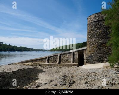 Old Boathouse and Slipway, Bar Beach, Helford passage, Cornwall, Royaume-Uni Banque D'Images