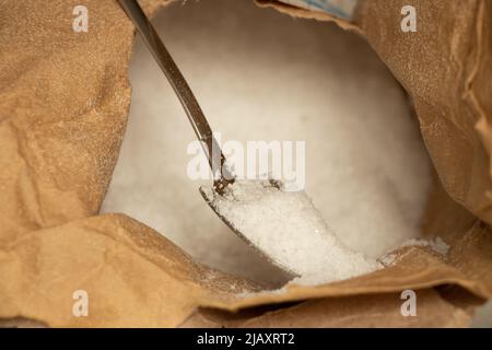 Cuillère à café et sel de roche, épices et assaisonnements, sel alimentaire, cuillère de sel Banque D'Images