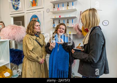 Lady Brewery fête avec des designers à Reykjavik, en Islande Banque D'Images