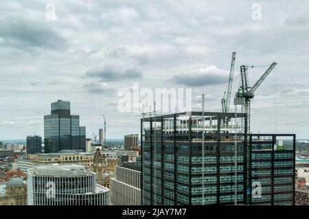 Une vue en hauteur d'One Centenary Way, vue ici en construction et faisant partie du Paradise Development à Birmingham City Centre, Royaume-Uni. Banque D'Images