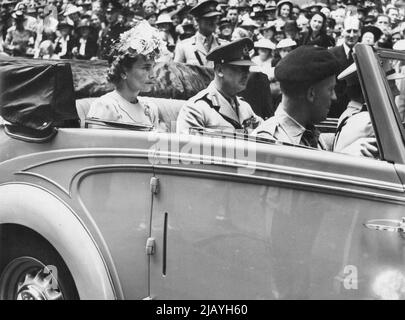 Duke & Duchesse de Gloucester adieu à Sydney. 14 janvier 1947. Banque D'Images
