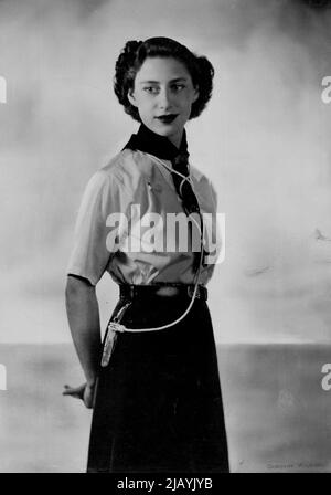 Un nouveau portrait de HRH la princesse Margaret, portant l'uniforme du garde-mer. 20 septembre 1949. (Photo de Dorothy Wilding). Banque D'Images