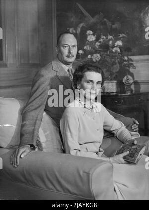 T. R. H. le duc et la duchesse de Gloucester -- Une étude de portrait (prise en 1950) à York House, Palais Saint-Jacques. Le duc et la duchesse de Gloucester... emmena la princesse Astrid de Norvège au parti de Lady Mary Burghley. 01 juin 1953. (Photo par Camera Press). Banque D'Images