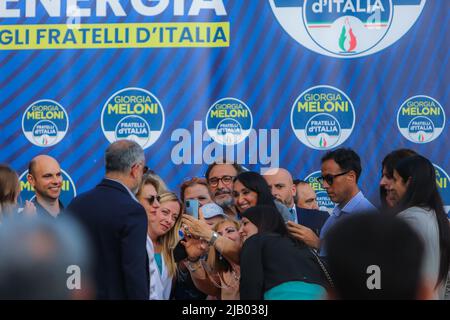 Palerme, Italie. 01st juin 2022. Le chef de Fratelli d'Italia Giorgia Meloni sur la scène à la réunion de Fratelli d'Italia sur la Piazza Verdi sortie de la campagne électorale pour le maire de Palerme. (Photo par Antonio Melita/Pacific Press) crédit: Pacific Press Media production Corp./Alay Live News Banque D'Images