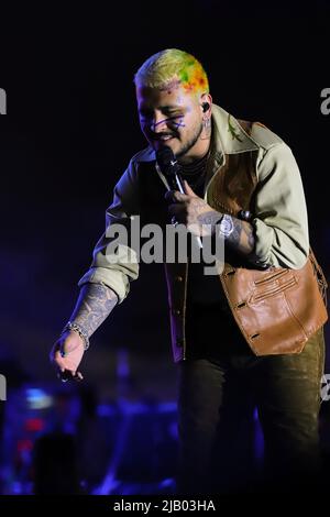 Christian Nodal en concert, pendant les festivités du Pitic 2022 à la place Emilaina de Zubeldia et au musée de l'Université de Sonora sur 29 mai à Hermosillo Sonora au Mexique. (© photo Tiradorestrella par NortePhoto.com) Christian Nodal en concierto, durante las fiestas del Pitic 2022 en la plaza Emilaina de Zubeldia y Museo de la Unoversidad de Sonora el el 29 Mayo en Hermosillo Sonora Mexico. (© photo Tiradorestrella par NortePhoto.com) Banque D'Images