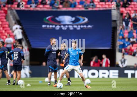 LONDRES, ROYAUME-UNI. JUIN 1st Jorginho d'Italie se réchauffe lors de la Conmebol - coupe UEFA des champions Finalissima entre l'Italie et l'Argentine au stade Wembley, Londres, le mercredi 1st juin 2022. (Credit: Federico Maranesi | MI News) Credit: MI News & Sport /Alay Live News Banque D'Images