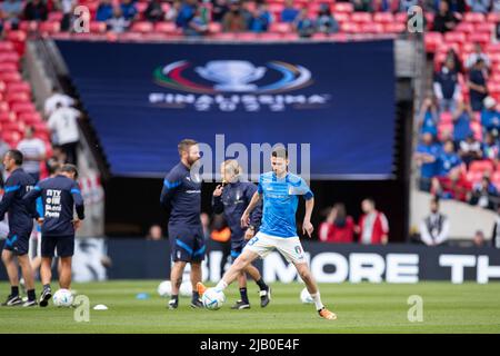 LONDRES, ROYAUME-UNI. JUIN 1st Jorginho d'Italie se réchauffe lors de la Conmebol - coupe UEFA des champions Finalissima entre l'Italie et l'Argentine au stade Wembley, Londres, le mercredi 1st juin 2022. (Credit: Federico Maranesi | MI News) Credit: MI News & Sport /Alay Live News Banque D'Images