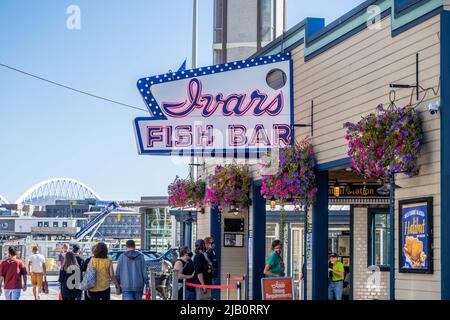 Seattle, WA, Etats-Unis - 29 août 2021 : le bar à poissons Ivars Banque D'Images