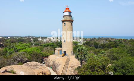 INDE, TAMILNADU, MAHABALIPURAM, mars 2022, Tourist at Lighthouse, Vue depuis le temple d'Olakannesvara Banque D'Images