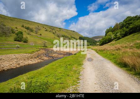 La rivière Swale près de Muker dans les Yorkshire Dales Banque D'Images