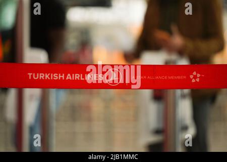 7 mai 2022 Ankara Turquie. Les compagnies aériennes turques effectuent l'enregistrement des lignes à l'aéroport d'Esenboga Banque D'Images