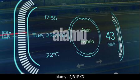 Image du compteur de vitesse, du type d'alimentation, de la charge et des données d'état sur l'interface du véhicule hybride Banque D'Images