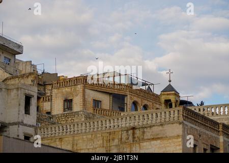 Artuklu Mardin, Turquie 7 mai 2022 Eglise Mor Behnam (Kirklar) à Mardin, Turquie. Banque D'Images