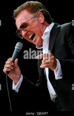 Tony Christie, V2005 ans, Hylands Park, Chelmsford, Essex, Royaume-Uni - 21 août 2005 Banque D'Images