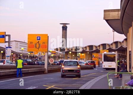 Paris, France, scènes de rue, vue générale, hors de l'aéroport Roissy-Charles de Gaulle, terminal 2, aéroport de France Banque D'Images