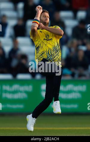 CHESTER LE STREET, ROYAUME-UNI. 1st JUIN Andrew Tye de Durham Bowls lors du match de la Charlotte Edwards Cup entre Northern Diamonds et Loughborough Lightning au Seat unique Riverside, Chester le Street, le mercredi 1st juin 2022. (Crédit : will Matthews | MI News) Banque D'Images