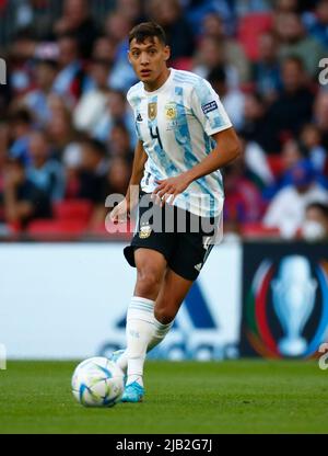 LONDRES, ANGLETERRE - JUIN 01: Nahuel Molina d'Argentine pendant Finalissima Conmebol - coupe des champions de l'UEFA entre l'Italie et l'Argentine à Wembley Stadi Banque D'Images