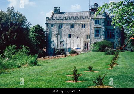 Old Shute House (alias Shute Barton), situé à Shute, près de Colyton, Axminster, Devon, Est le reste d'un manoir médiéval avec des ajouts Tudor, aujourd'hui dans la propriété de la Fiducie nationale. Numérisation d'archivage à partir d'une lame. Juin 1991. Banque D'Images