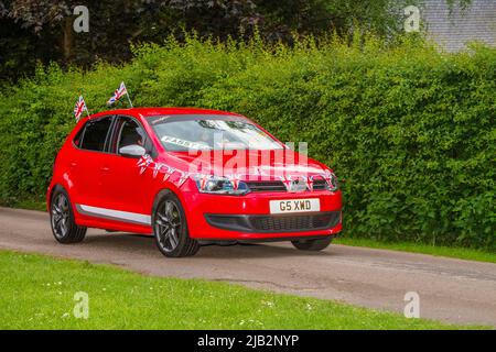 2011 Rouge Volkswagen Polo à Leyland, Lancashire. Événements au Royaume-Uni, 2 juin 2022. Défilé du festival Queens Jubilee à Worden Park. 3 jours de musique, de plaisir, de plaisir et de célébration coïncident avec le week-end du Jubilé de platine de la Reine. Crédit; MediaWorldImages/ AlamyLiveNews/ Banque D'Images