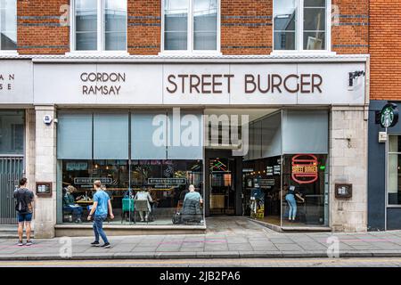 La branche Farringdon de Gordon Ramsay Street Burger sur Cowcross Street , Londres EC1 Banque D'Images