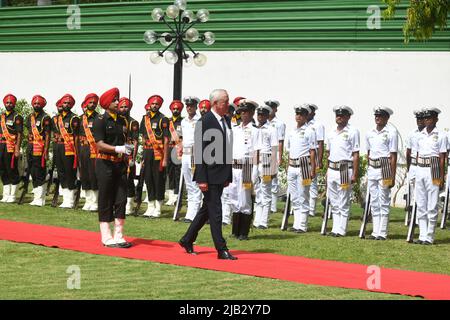 Le ministre israélien de la défense, Benny Gantz, inspecte une garde militaire d'honneur commune à New Delhi. (Photo de Sondeep Shankar/Pacific Press) Banque D'Images