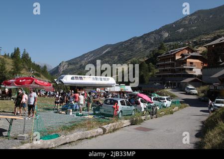 Vide-greniers à Vars Sainte-Marie un 15 août, Hautes-Alpes Banque D'Images