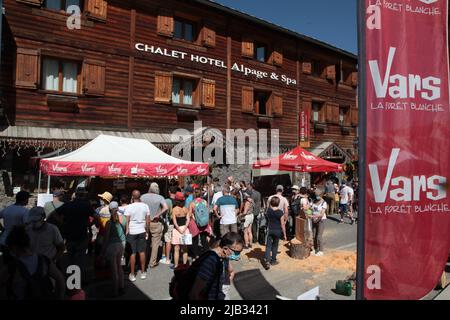 Fête du village de Vars Sainte-Marie un 15 août, Hautes-Alpes Banque D'Images