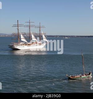 Sailing Schooner sur le Tage, Portugal Banque D'Images