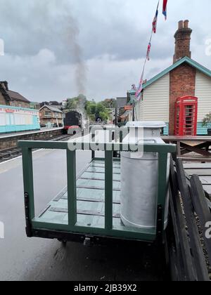 Des churns de lait à la gare de Grosmont Banque D'Images