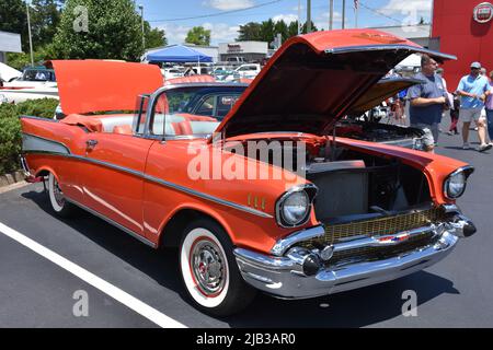 Une Chevrolet Belair 1957 Convertible pour l'affichage à une exposition de voiture. Banque D'Images