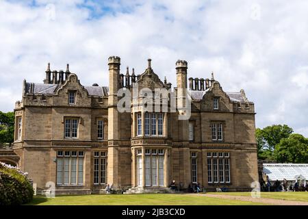 Lilburn Tower, une maison de maître de jardins près de Wooler, Northumberland, Royaume-Uni, ouvert par le National Gardens Scheme. Banque D'Images