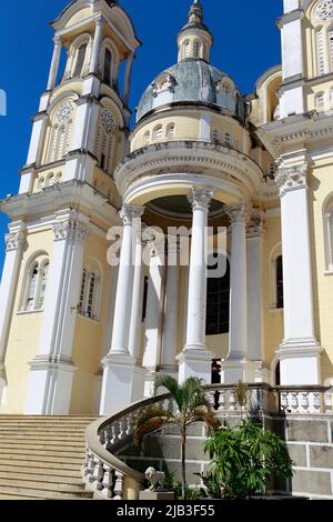 ilheus, bahia, brésil - 1 juin 2022 : vue sur la cathédrale de Sao Sebastiao et la ville d'Ilheus dans le sud de Bahia Banque D'Images