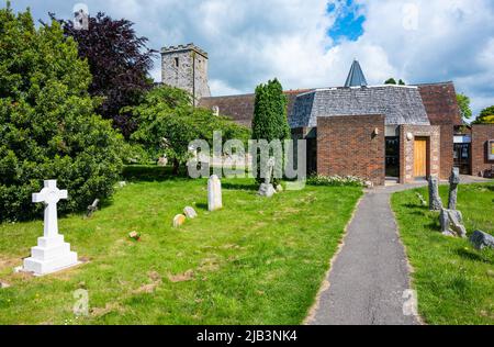 Église paroissiale de Sainte-Marie-la-Vierge, un édifice historique classé de grade 1 datant du 12th ou 13th siècle (C12 ou C13) East Preston, West Sussex, Angleterre, Royaume-Uni. Banque D'Images