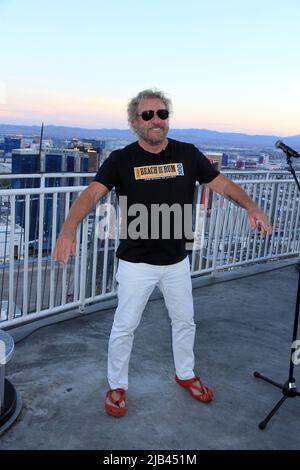 Rock & Roll Hall of Famer Inductee, Rock Legend SAMMY HAGAR annonce la résidence de Las Vegas à l'hôtel Strat, Las Vegas, Nevada avec: Sammy Hagar où: Las Vegas, Nevada, États-Unis quand: 28 juin 2021 crédit: DJDM/WENN.com Banque D'Images