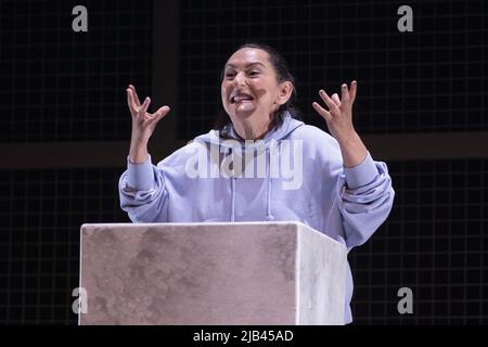 Actrice Pepa Rus pendant sa performance Viva la Pepa au théâtre Bellas Artes à Madrid, Espagne avec: Pepa Rus où: Madrid, Espagne quand: 30 juin 2021 crédit: Oscar Gonzalez/WENN Banque D'Images