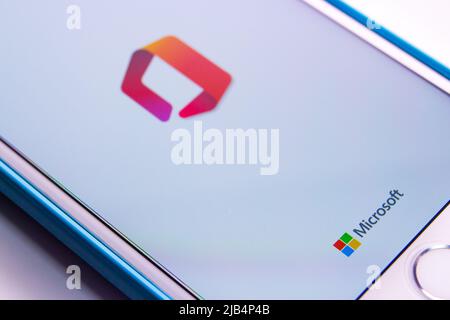 Logo Microsoft Office sur iPhone. Microsoft Office, ou tout simplement Office, est une famille de logiciels clients, de logiciels serveur et de services de Microsoft Banque D'Images