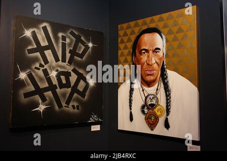 Newark, New York. 02nd juin 2022. Kyle Moser Artwork au GRAMMY Museum expérience au Prudential Center lancement du mois de la musique noire avec la photographe Ernie Paniccioli nouvelle exposition photo, A Hip-Hop Life: Cinq décennies de musique, d'art et de culture hip-hop, et dévoilement d'objets de neuf légendes très spéciales du New Jersey dans le musée - Newark, NJ on 3 juin 2022. (Photo par Udo salters/Sipa USA) crédit: SIPA USA/Alay Live News Banque D'Images