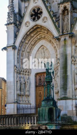 Façade principale de la basilique néo-gothique de Saint-Epvre, Nancy, département de Meurthe-et-Moselle, région du Grand est, ancienne capitale du duché de Banque D'Images