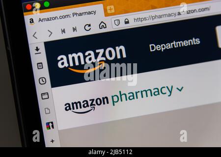 Logo d'Amazon Pharmacy, une pharmacie en ligne américaine par Amazon.com, sur son site Web. Il a été lancé le 17 novembre 2020, offrant initialement le service uniquement aux États-Unis Banque D'Images