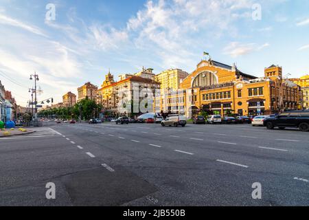 La partie centrale de Kiev, en Ukraine, appelée Khreschatyk, est une zone piétonne bien connue, pleine de boutiques et de restaurants Banque D'Images